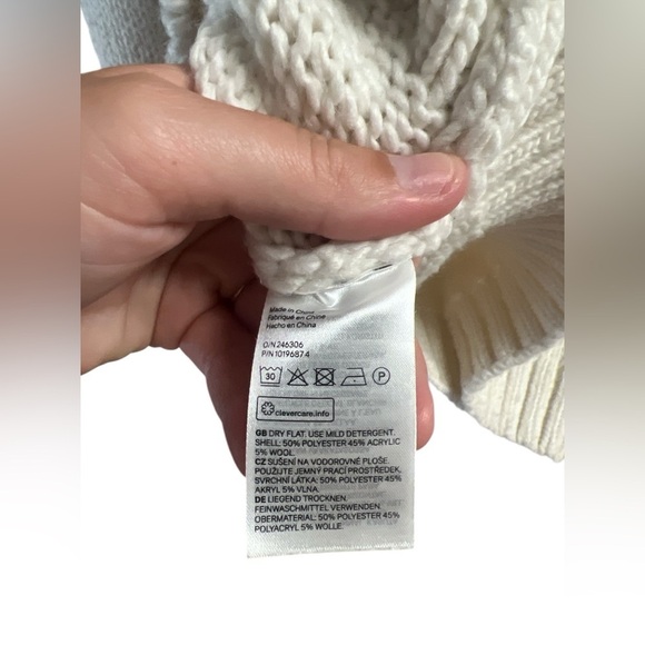 H&M jacquard grey and white knit sweater - Picture 5 of 5